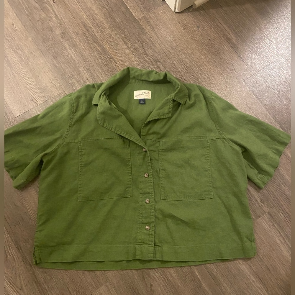 Universal Thread/Target Green Button Up Top - image 1